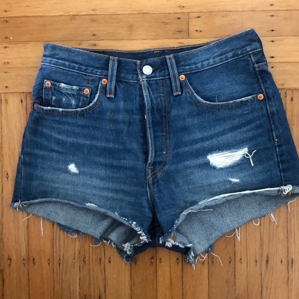 denim levi shorts